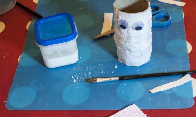 How to do Homemade Halloween Crafts