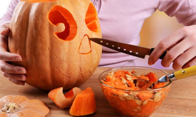 How to Carve a Halloween Pumpkin