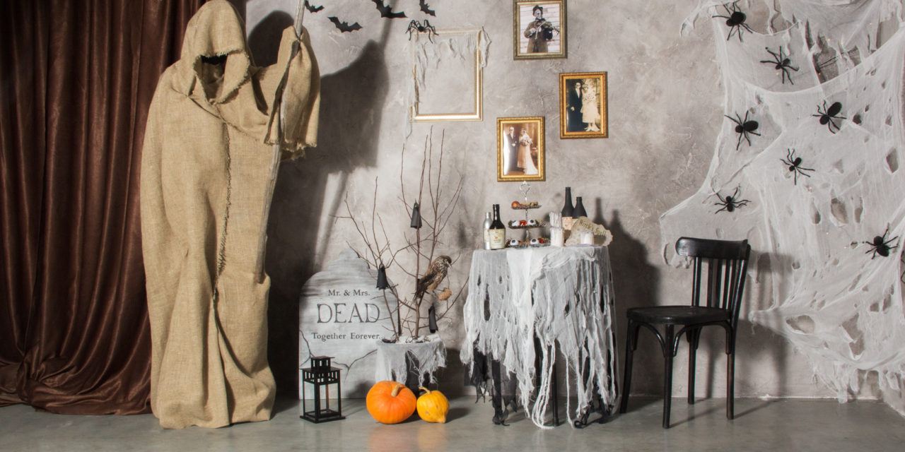 Scary Halloween Decoration: Let Your Imagination Run Riot